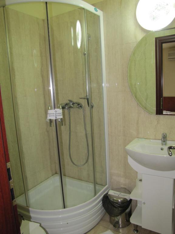 Bistro 29 Hotel Ploieşti Cameră foto